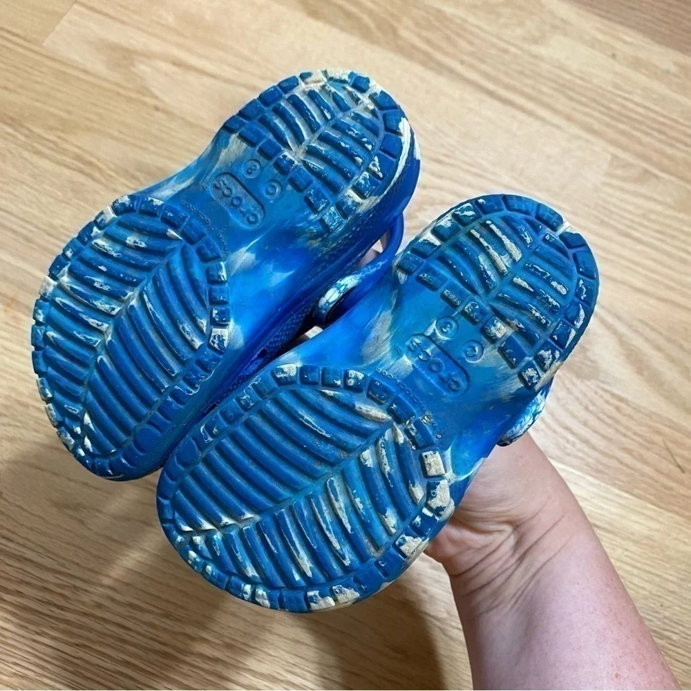 Crocs Blue Sandals Speckled Sz 3 Kids Baby Shoes Closed Toe